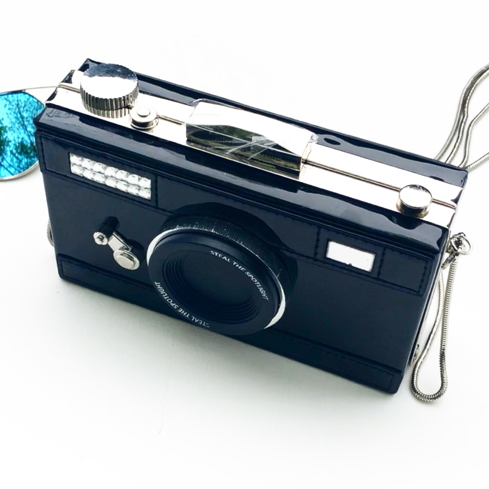 New Compact Handbag In The Shape Of A Camera - Picture 3 of 8